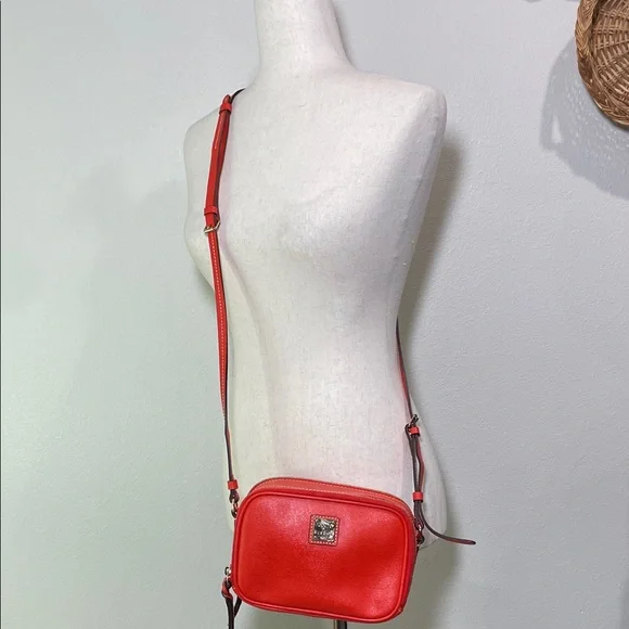 DOONEY & BOURKE CAMERA PEBBLED GRAIN ITALIAN LEATHER CROSSBODY Red/Orange - Picture 2 of 16